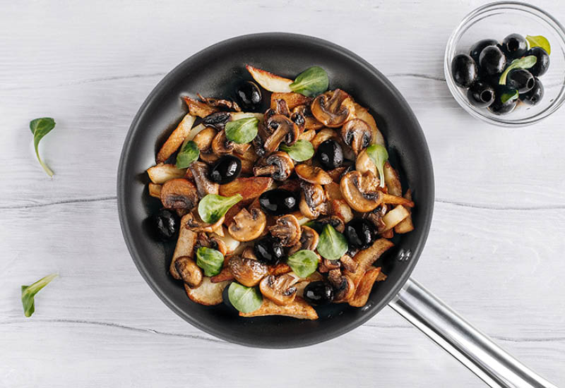 3-warstwowa podstawa dla trwałości i technologia ThermoFlow dla doskonałej dystrybucji ciepła.