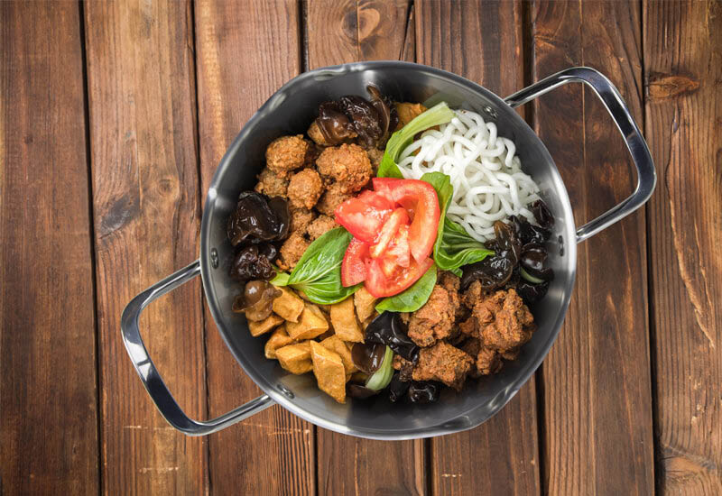 3-warstwowa podstawa dla trwałości i technologia ThermoFlow dla doskonałej dystrybucji ciepła.