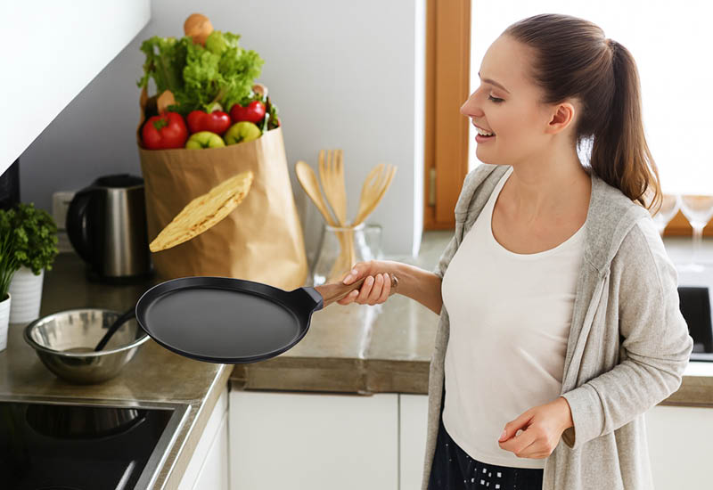 Wybrane materiały wysokiej jakości zapewniają szybkie gotowanie i długą żywotność naczyń.