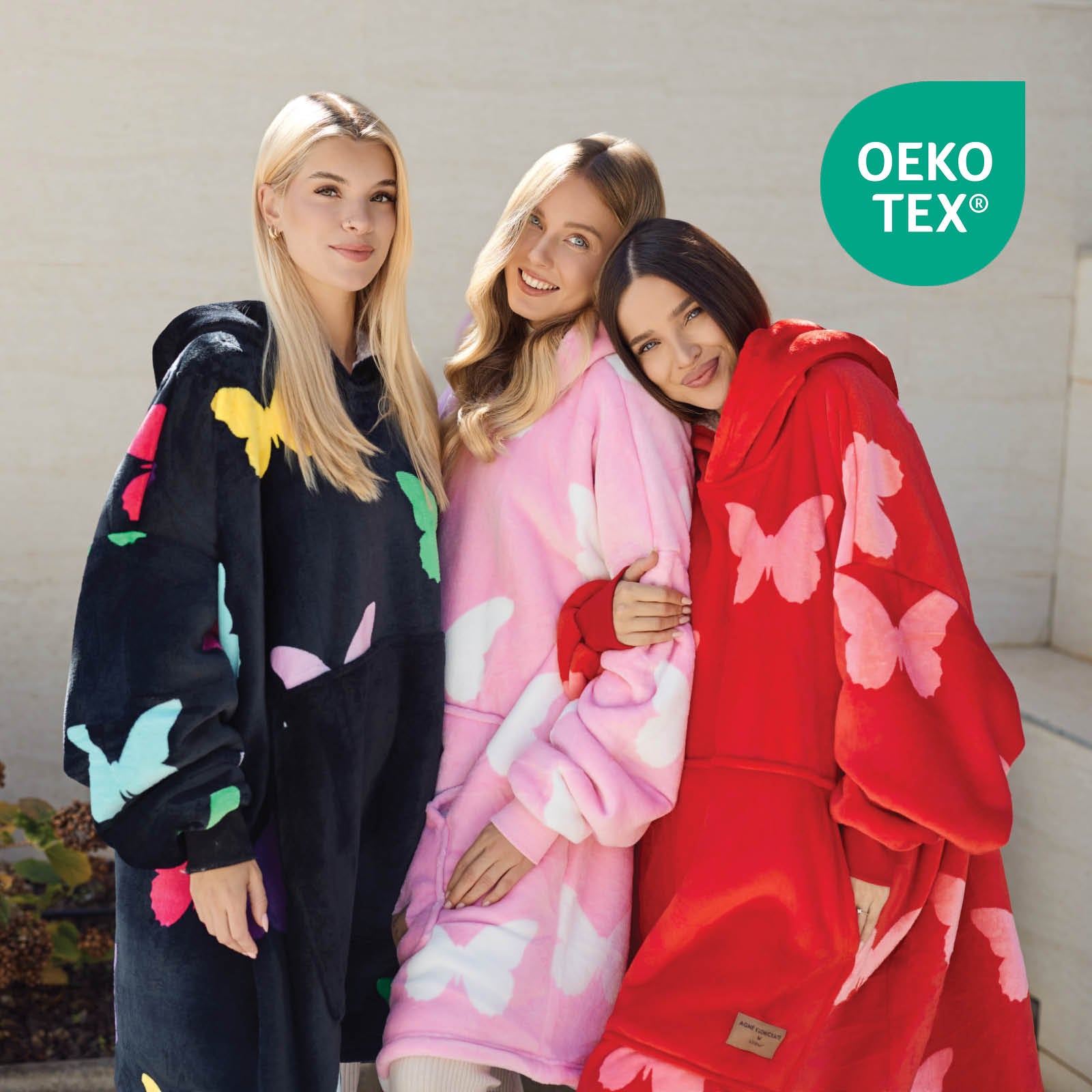 Agnė Kuzmickaitė x Vitapur koc z kapturem i rękawami Butterfly